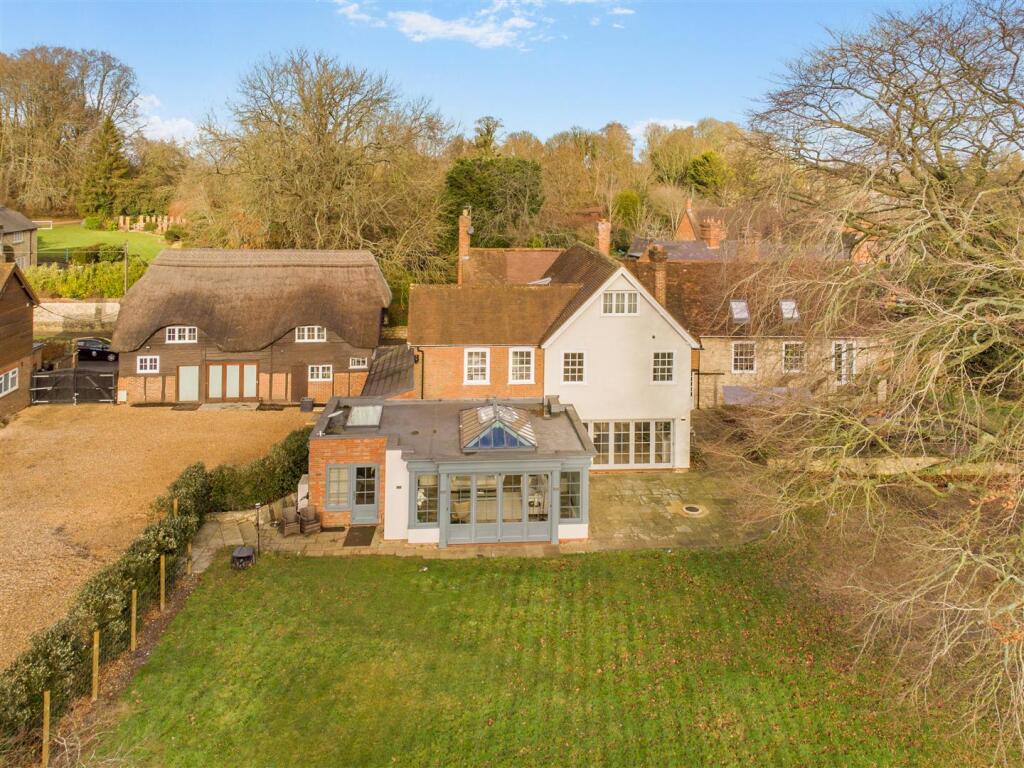 House in Whitchurch - View 2
