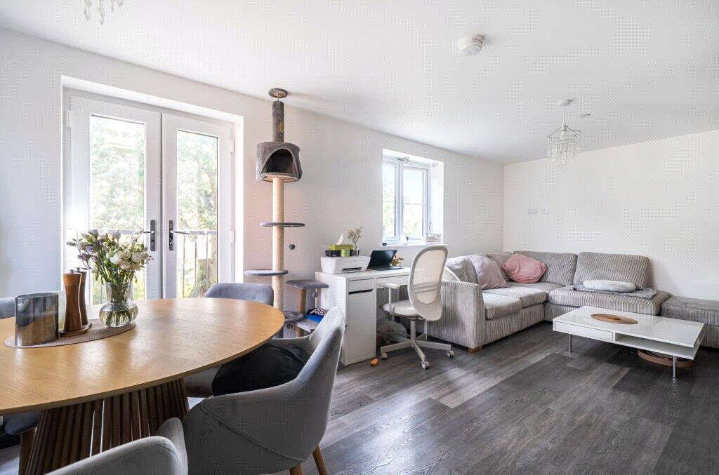Apartment in Reading - View 2