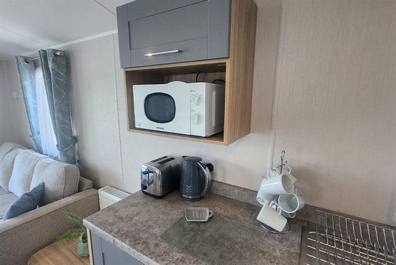 House in Havant, Fleet - More