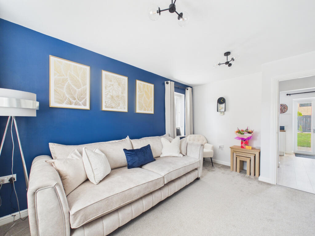 Finchley Close,  Hull, HU8 photo 4