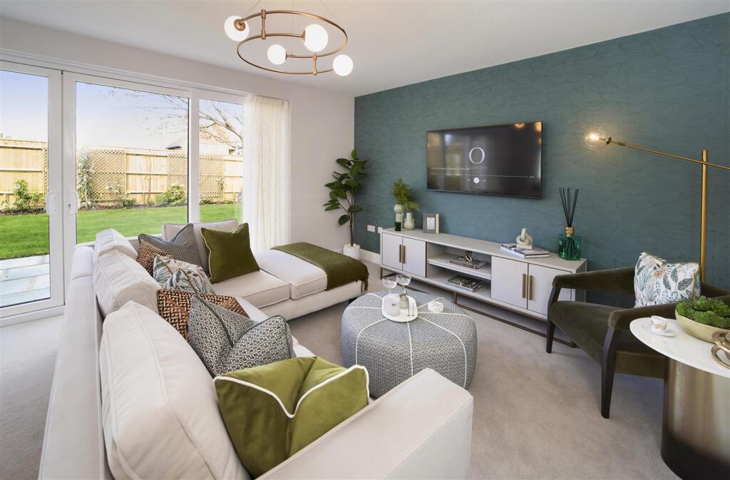 1 Bentwood Way, Lavant photo 2