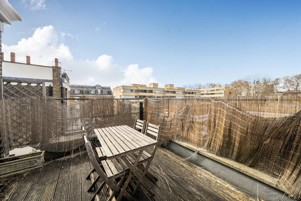 Gloucester Gardens, Bayswater, London, W2 photo 3
