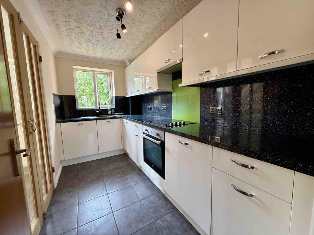Apartment in Felixstowe, Grange Farm - View 3