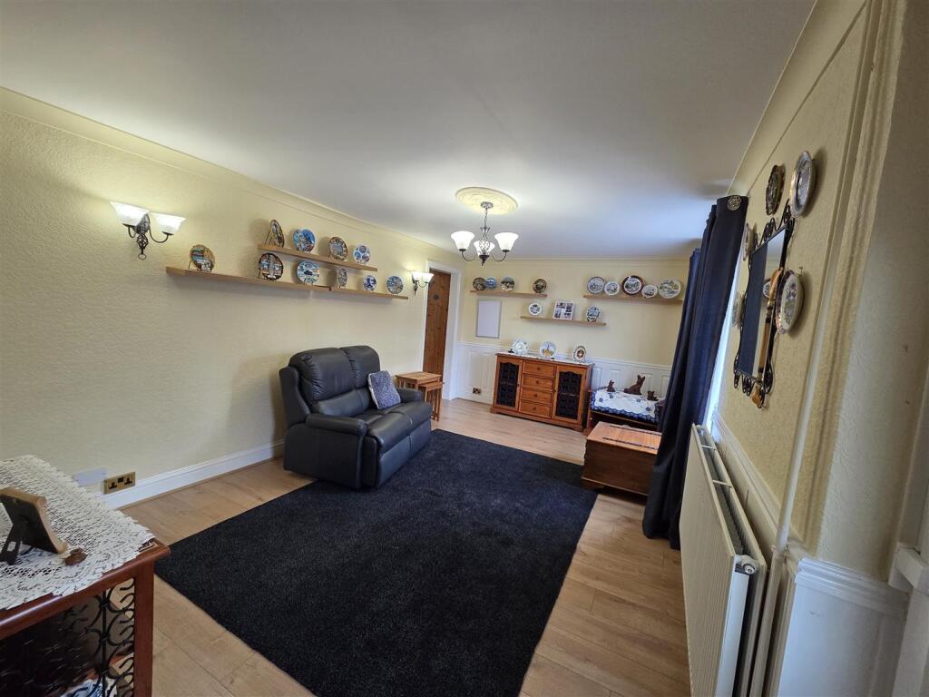 Laxton Drive, Meden Vale, Mansfield photo 3