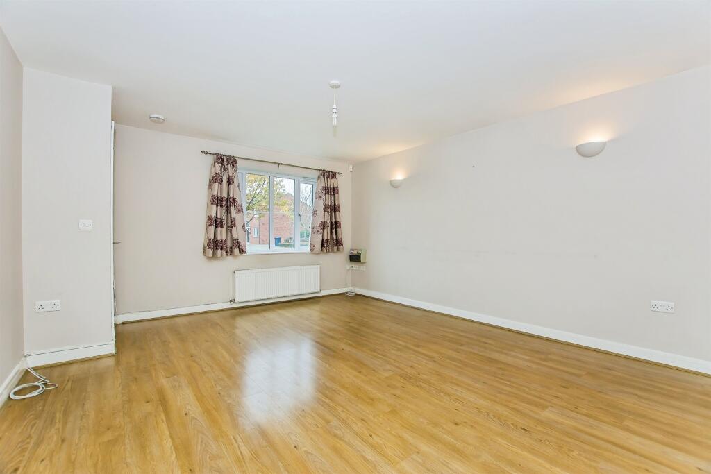 Olympian Close, Wisbech photo 3