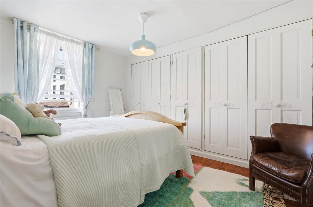 House in Uttlesford, Thaxted - More