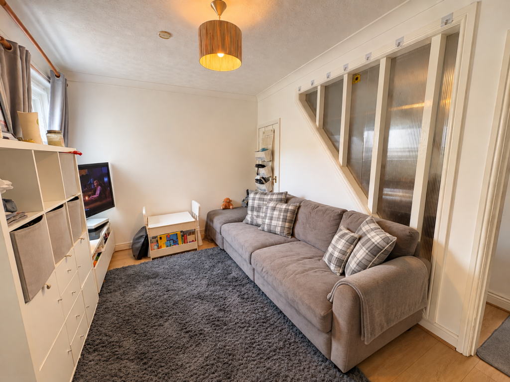 House in Southampton, Hollybrook - View 4