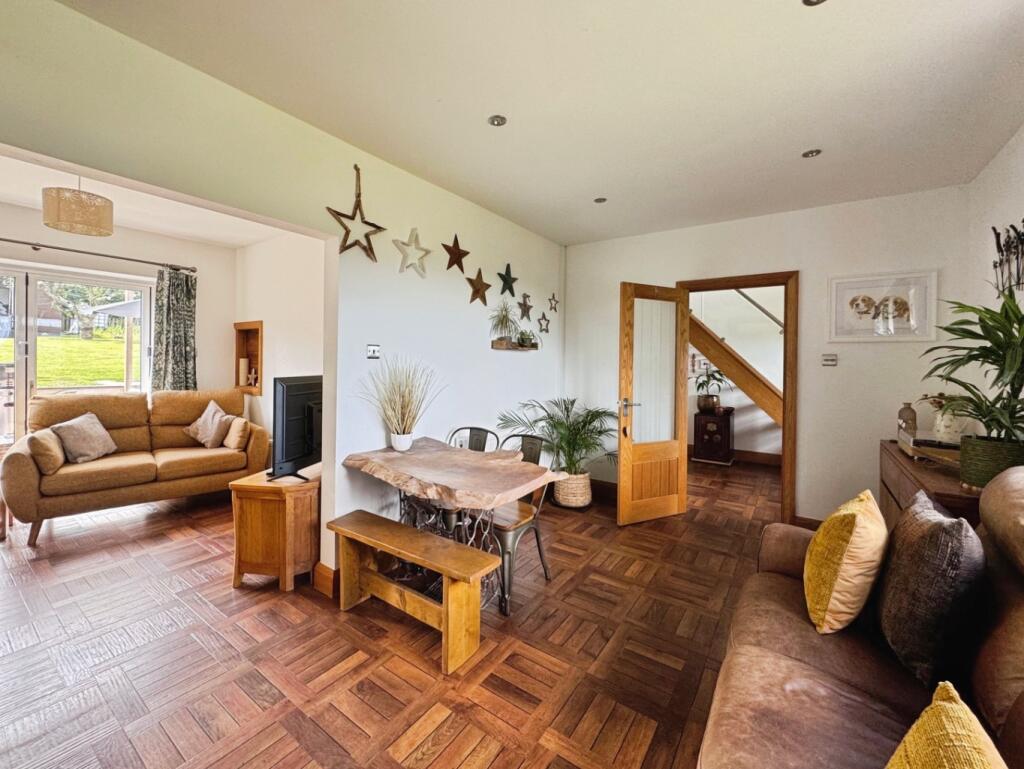 House in Llanmadoc, Llangennith, Llanmadoc and Cheriton - More