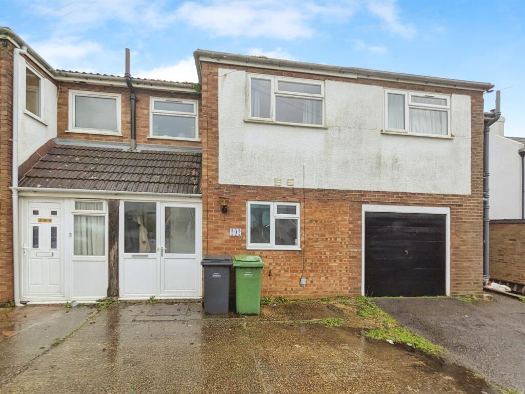 4-bed other on Harold Road, Hastings, £330,000