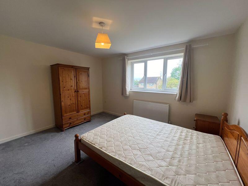 5 bedroom detached house for rent