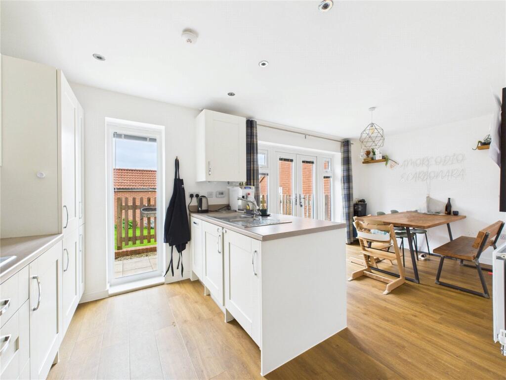 Faithfields Close, Hanham, BS15 photo 3