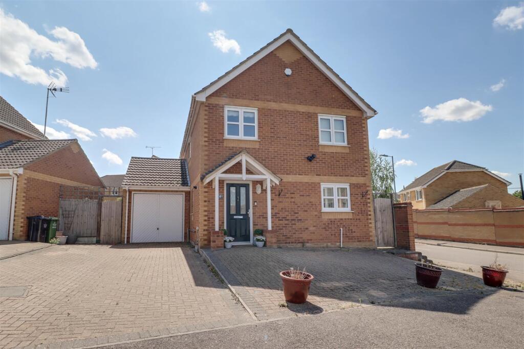 Main image of property: Roxwell Crescent, Wickford