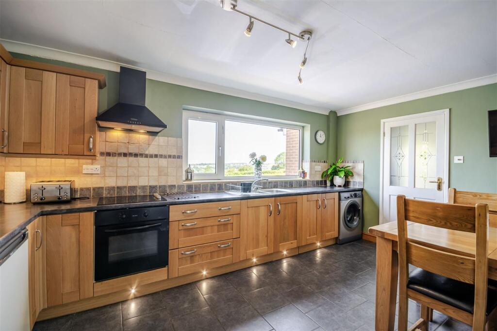 House in Ashfield, Selston - View 4