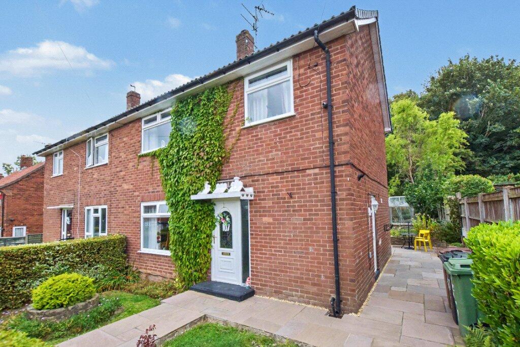 Main image of property: Stonebridge Grove, Leeds, West Yorkshire