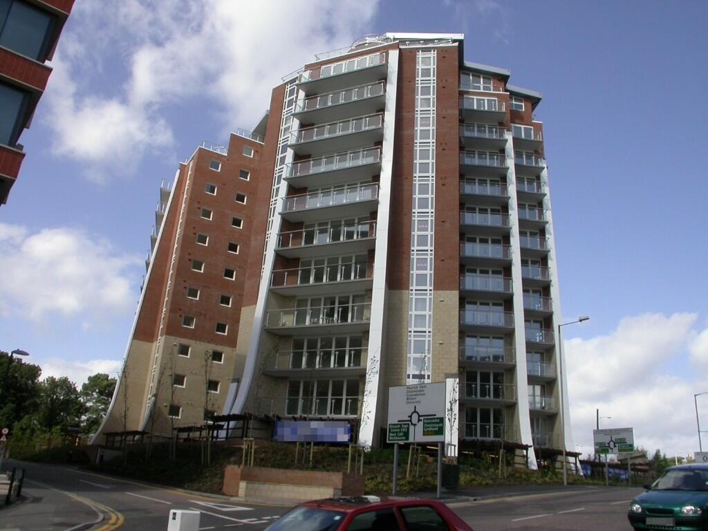 2-bed apartment on Richmond Hill Drive, Bournemouth, Dorset, BH2, £239,950