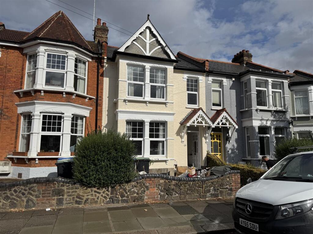 Main image of property: Melbourne Ave, Palmers Green, N13