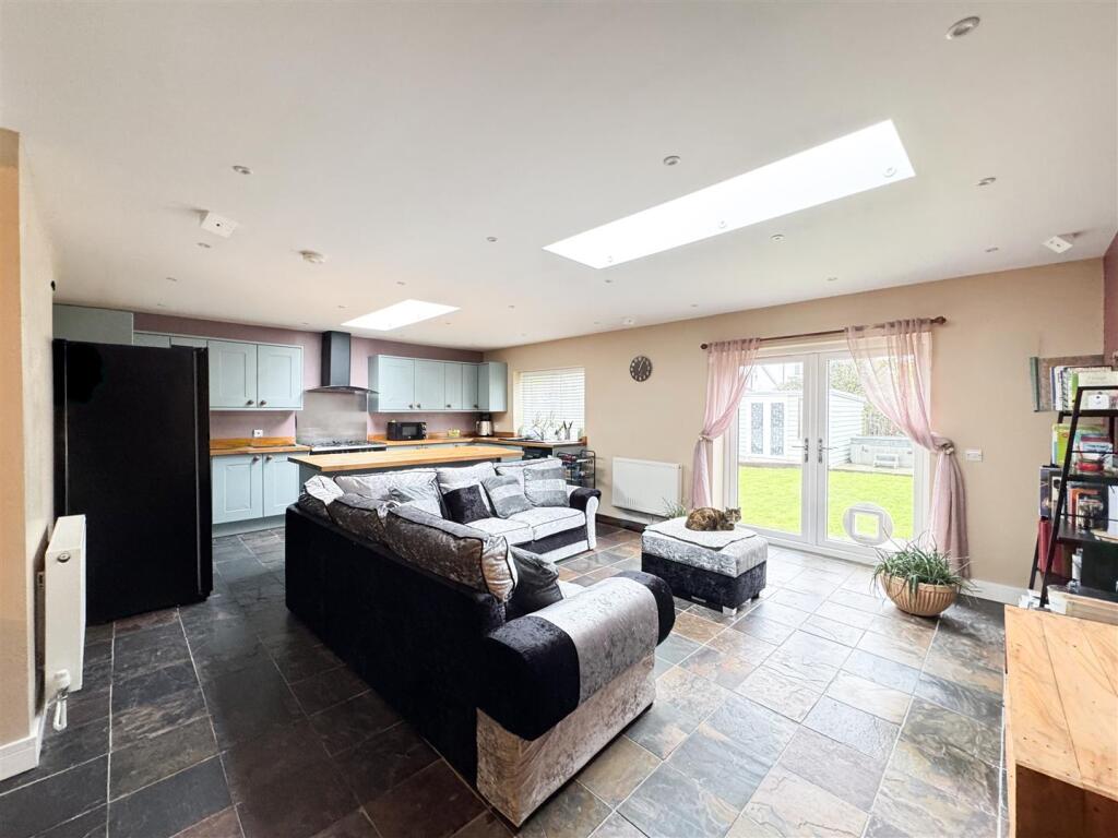 Gorringe Valley Road, Eastbourne, BN20 9SX - View 3