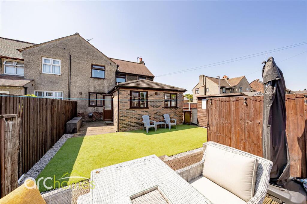 House in Leigh, Hooten Gardens, Bedford - View 5