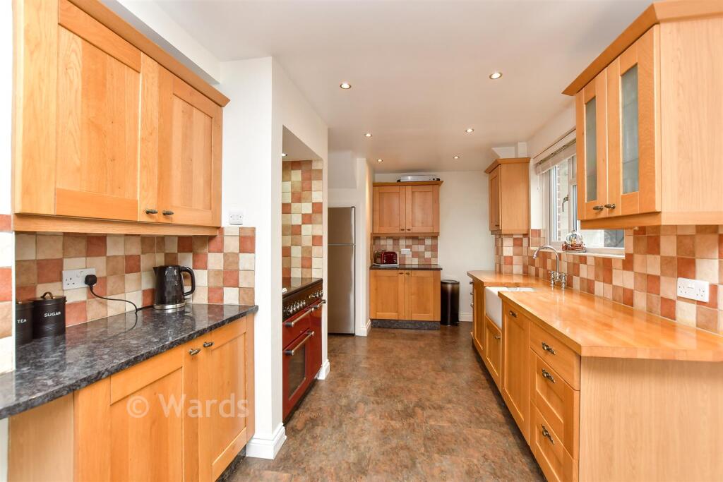 Homewood Avenue, Sittingbourne, Kent photo 4