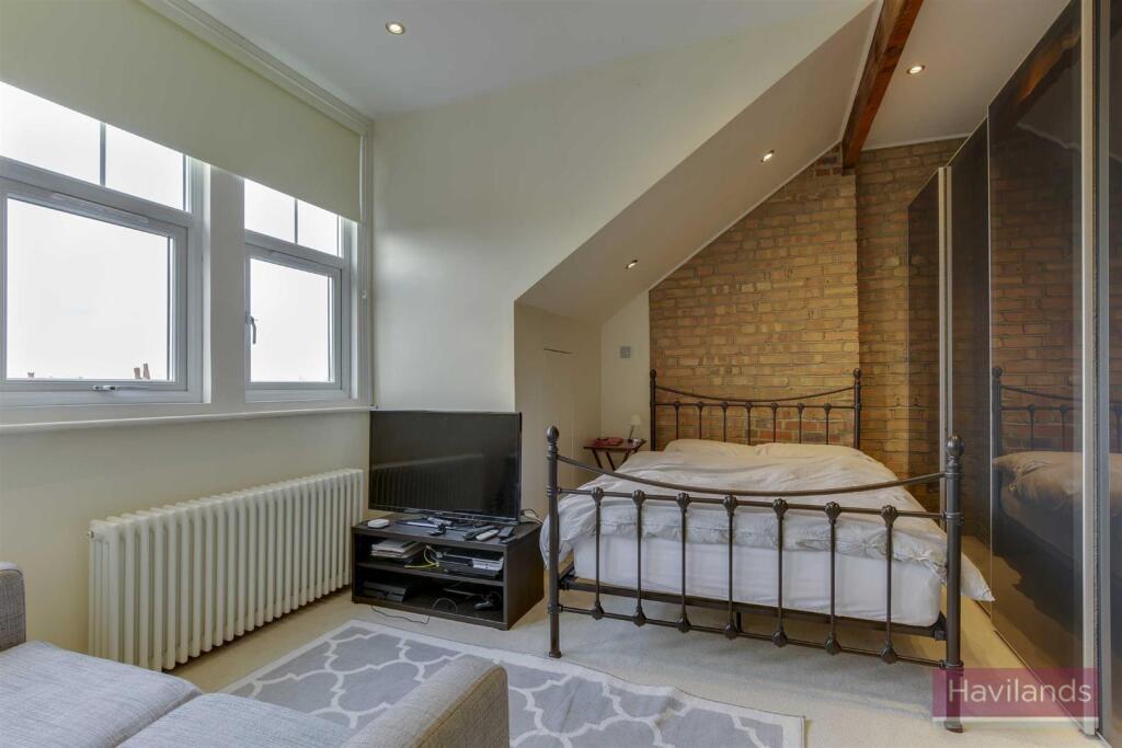 Apartment in London, Winchmore Hill, Edmonton - View 5
