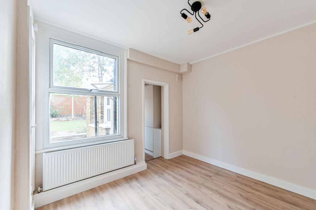 House in London - View 5