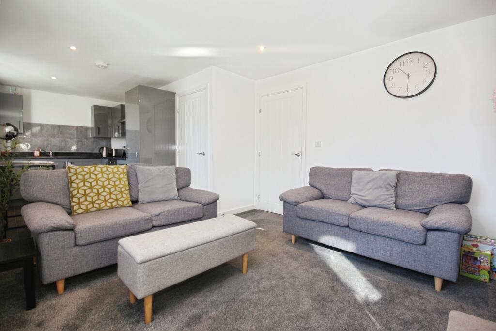 Firecrest Close, Holbrooks, Coventry, CV6 photo 4