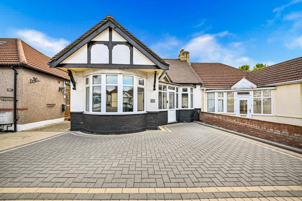 2-bed semi-detached on Prospect Road, Woodford Green, IG8, £550,000