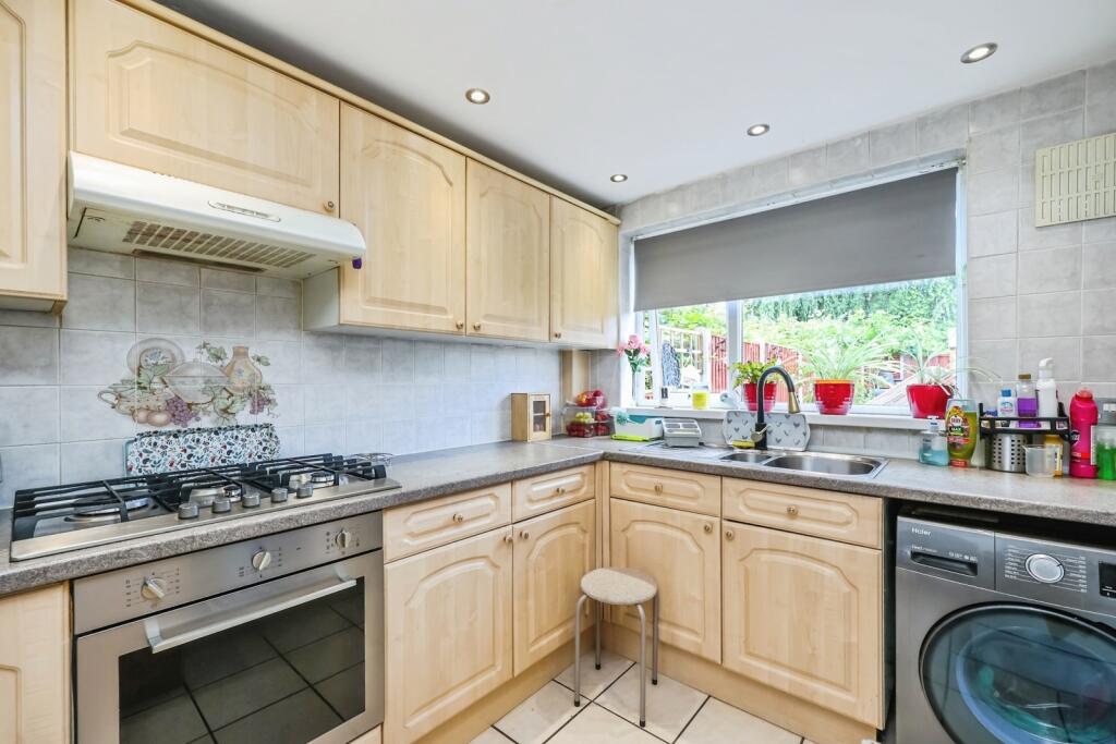 House in Nottingham, Clifton - More