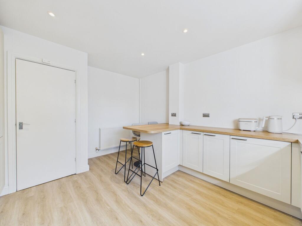 Apartment in Chester, Hoole, City of Chester - View 4