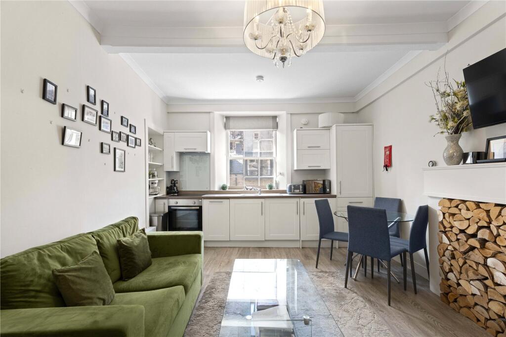 Apartment in Edinburgh, Abbeyhill, Old Town - View 3