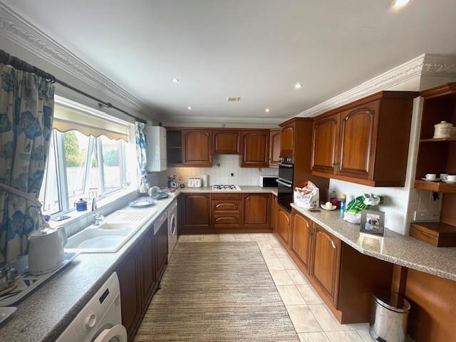 House in Mansfield, Warsop - View 4