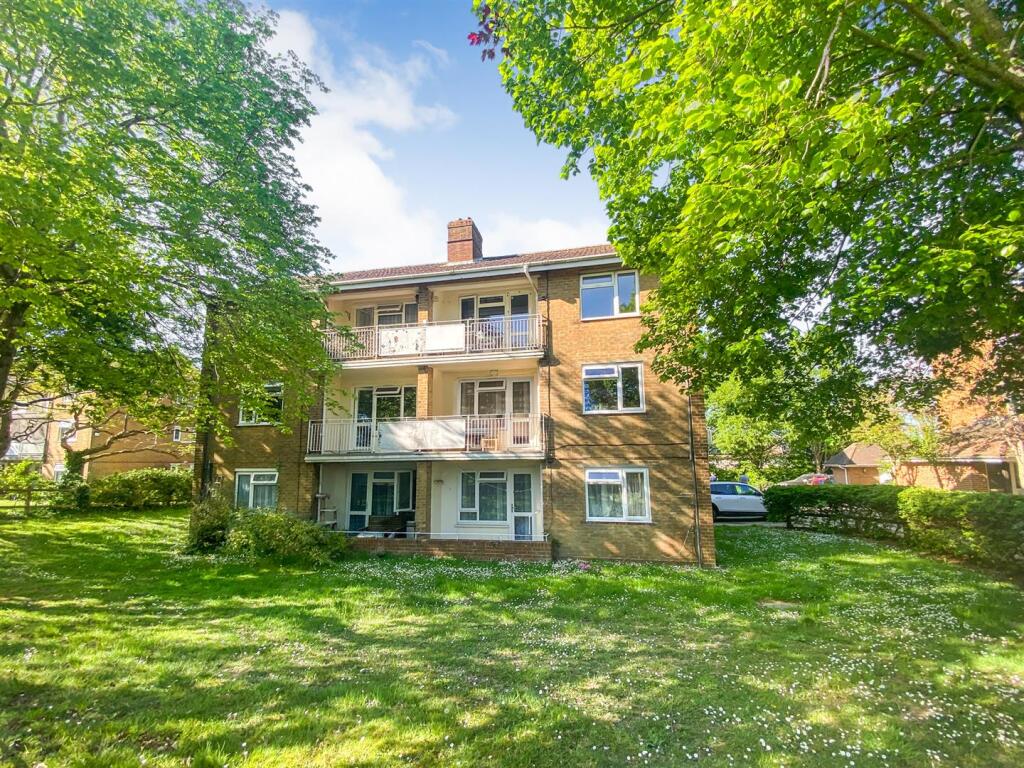 1-bed flat on Turbary Park Avenue, Bournemouth, £145,000