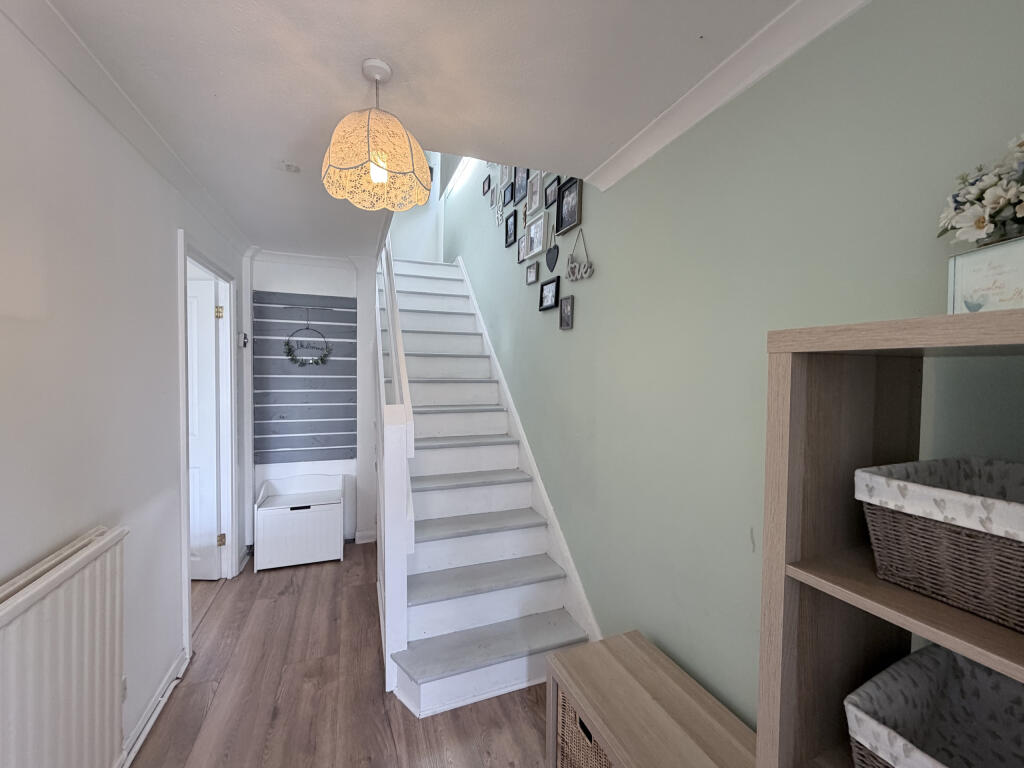 House in Mid Glamorgan, Llantwit Fardre - View 3