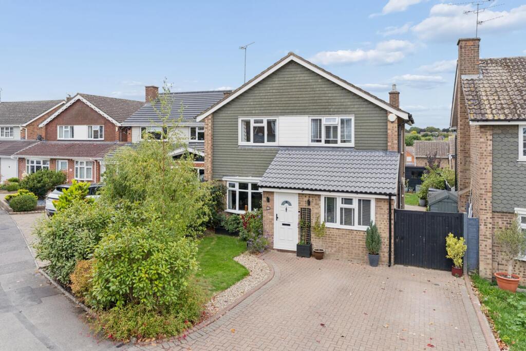 4-bed detached on Turnpike Drive, Luton, £500,000