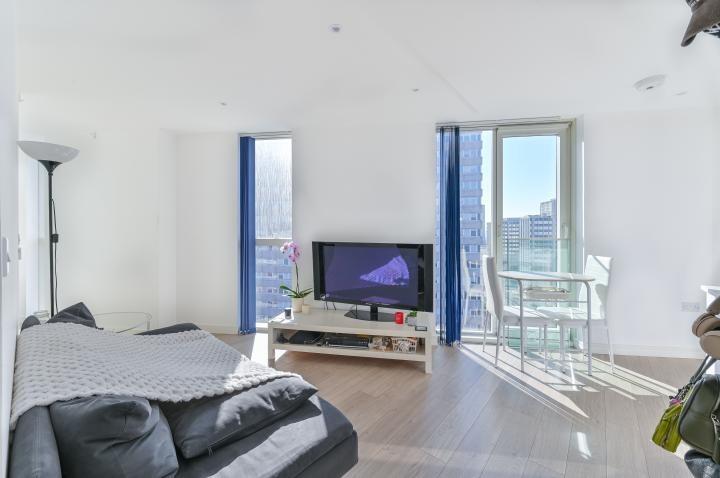 Main image of property: Pinnacle Apartments, Saffron Central Square, Croydon, CR0