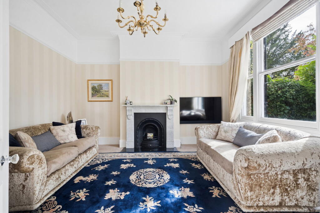 House in Watford - View 2
