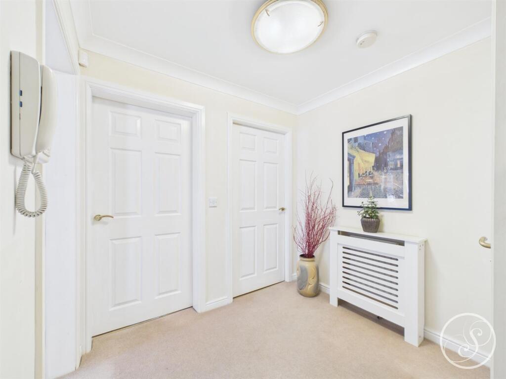 Apartment in Leeds - More