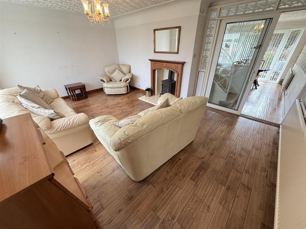 Rydal Close, Pensby, Wirral photo 2