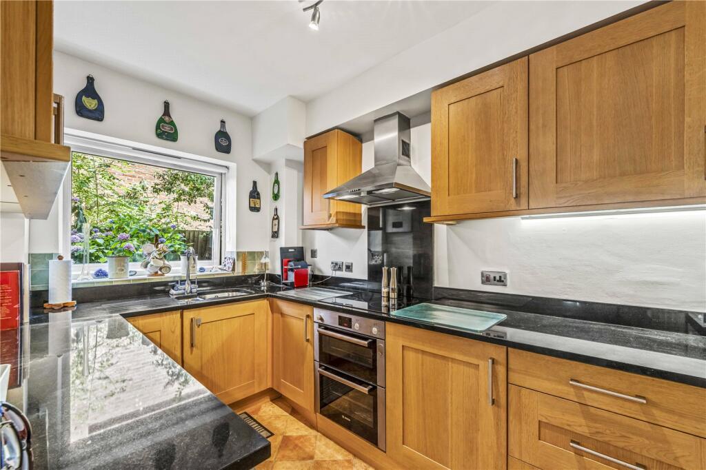 Apartment in Twickenham - View 5