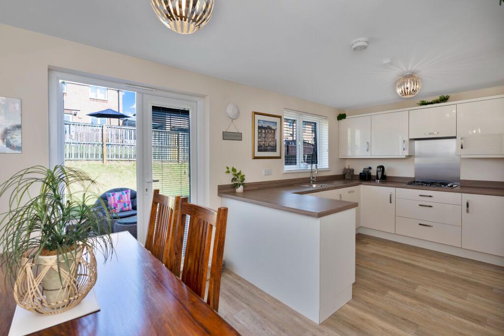 Dirleton Court, Newarthill, Motherwell - View 3