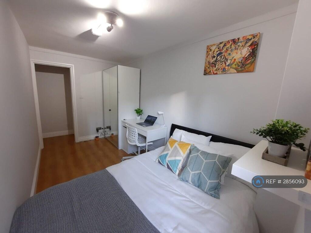 6 bedroom terraced house for rent