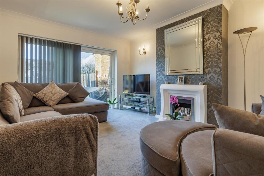 Field Close, Abridge photo 2