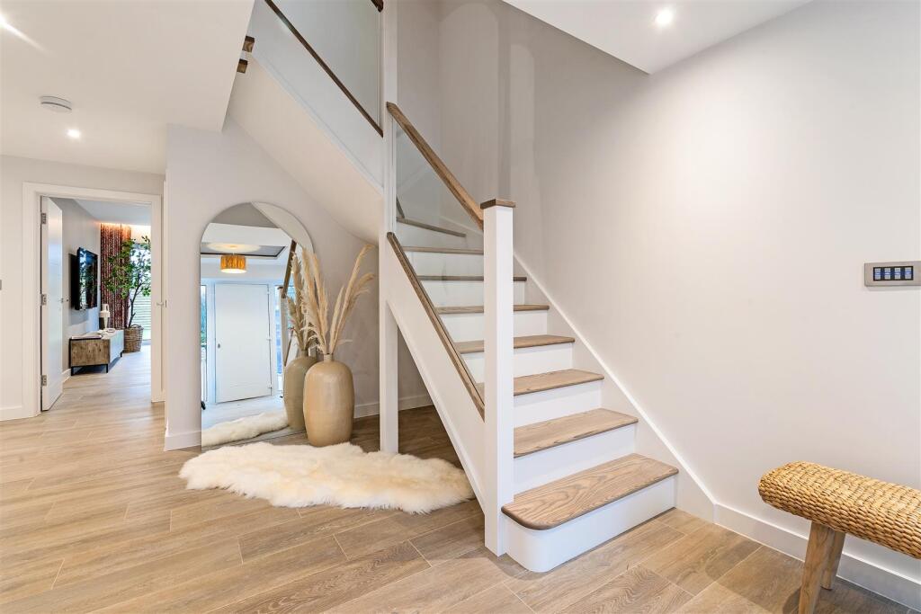 Additional image 20 of Sandbanks Road, Lilliput