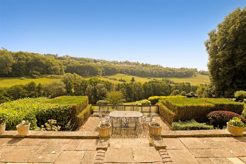 Bear Hill, Rodborough, Stroud photo 2