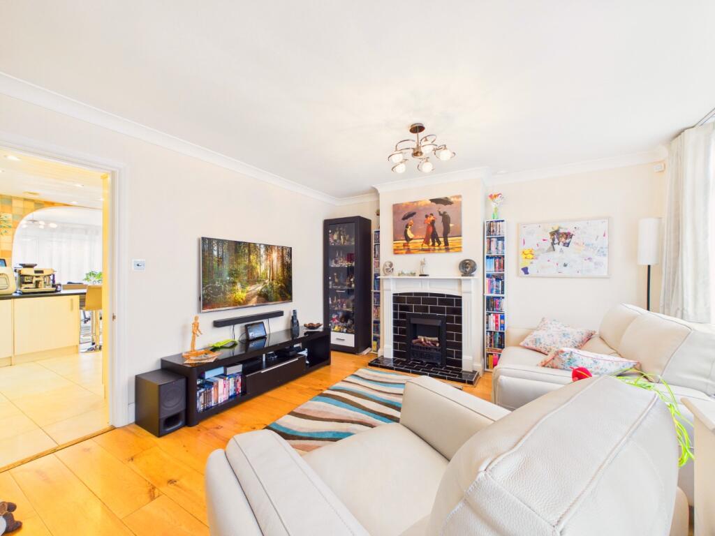 House in Sidcup, Blackfen - View 3