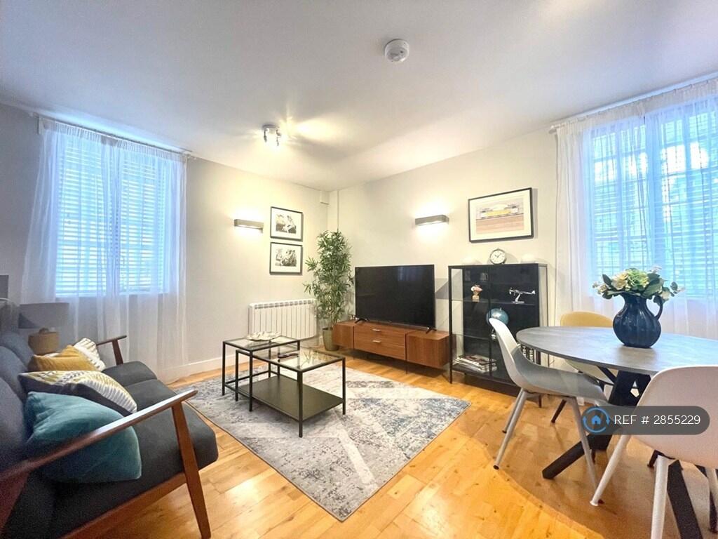 Main image of property: Georges Square, Bristol, BS1