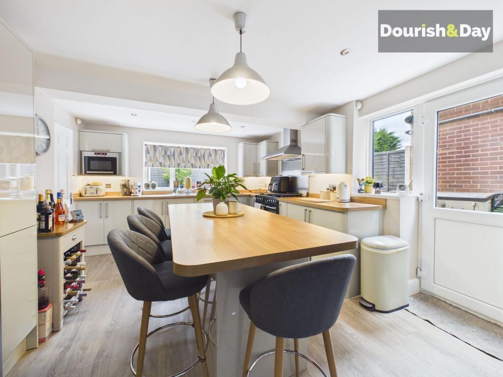House in Stoke-on-Trent - More