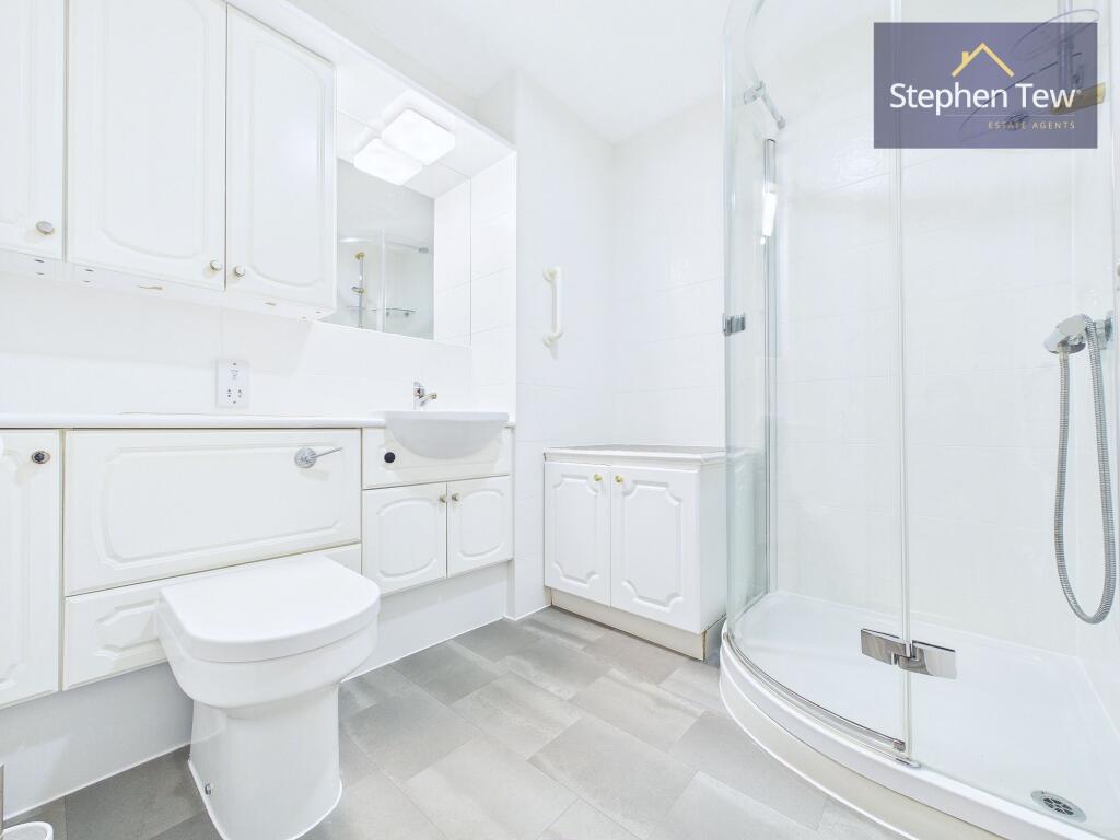Clifton Drive South, Lytham St. Annes, FY8 photo 4