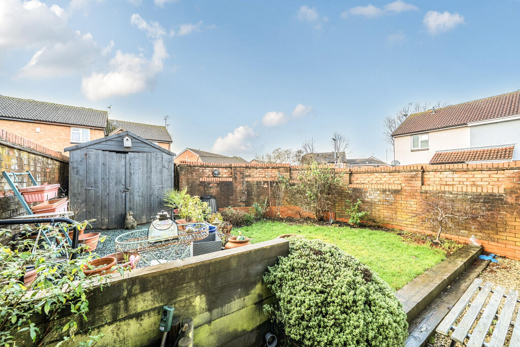 Percheron Close, Ramleaze, Swindon, SN5 5RF photo 2