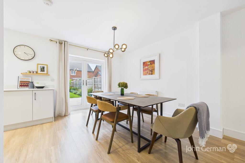 House in Stoke-on-Trent - More